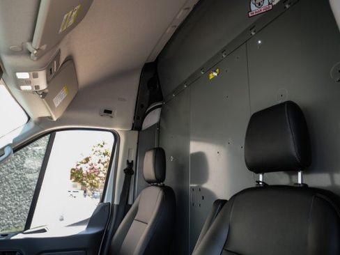 Used 2023 Ford Transit 250 148 High Roof RWD image 25