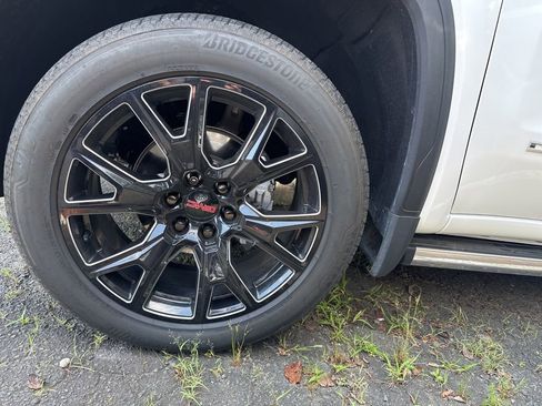 Used 2022 GMC Sierra 1500 Denali AWD/4WD image 16
