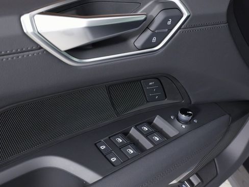 Used 2023 Audi e-tron GT Premium Plus image 29