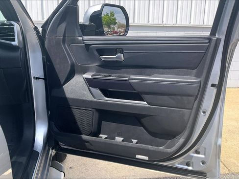 Used 2024 Toyota Tundra Platinum AWD/4WD image 29