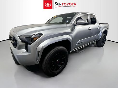 Used 2024 Toyota Tacoma SR5 AWD/4WD image 9