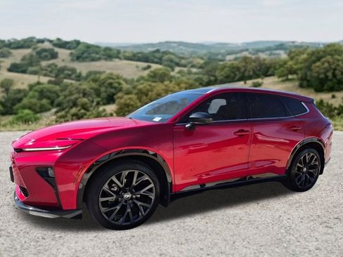 Used 2025 Toyota Crown Signia w/ Advanced Technology Package AWD/4WD image 4