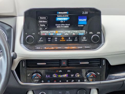 Used 2023 Nissan Rogue SL w/ SL Premium Package FWD image 18