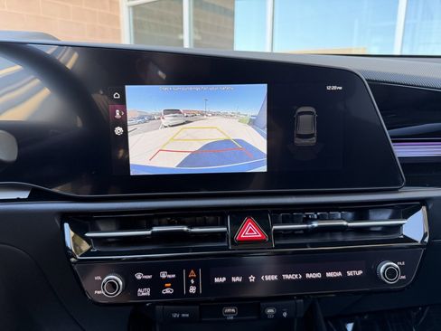 Used 2023 Kia Niro EX Touring image 22