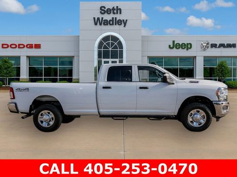 Used 2023 RAM 2500 Tradesman w/ Chrome Appearance Group AWD/4WD image 8