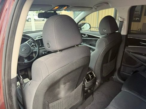 Used 2019 Kia Sorento FWD w/ LX Convenience Package image 8