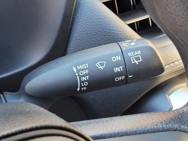 Certified 2025 Toyota RAV4 LE AWD/4WD image 31