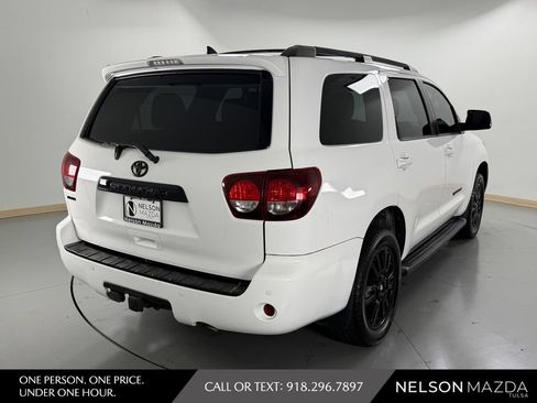 Used 2018 Toyota Sequoia TRD Sport AWD/4WD image 6