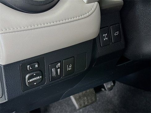 Used 2017 Toyota RAV4 Limited image 21