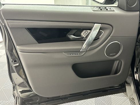 Certified 2025 Land Rover Discovery Sport S image 9