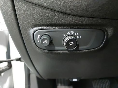 Used 2023 Chevrolet Equinox LT image 25