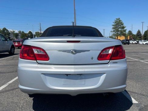 Used 2010 Chrysler Sebring Touring image 7