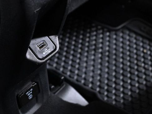 Used 2019 Jeep Renegade Trailhawk AWD/4WD image 31