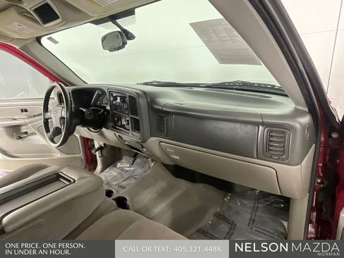 Used 2005 Chevrolet Avalanche LS w/ Onstar Plus Package AWD/4WD image 30
