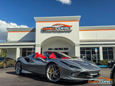 Used 2021 Ferrari F8 Tributo image 1