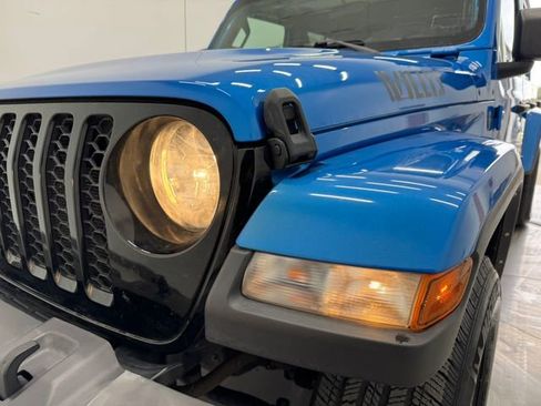 Used 2022 Jeep Gladiator Willys image 30