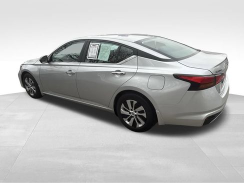 Used 2024 Nissan Altima 2.5 S image 8