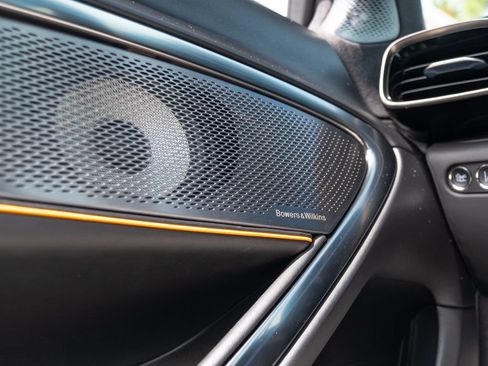 Used 2025 McLaren Artura Spider RWD image 23