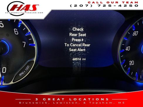 Used 2024 Chrysler Pacifica Touring-L FWD image 21