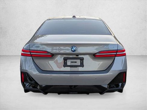 Used 2026 BMW 550e xDrive 550e xDrive w/ Executive Package image 6