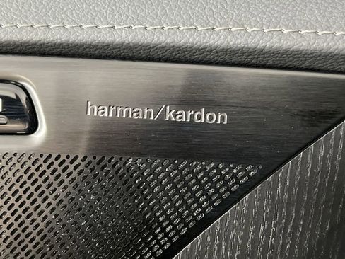 Certified 2024 Volvo XC90 B6 Ultimate w/ Lounge Package image 14