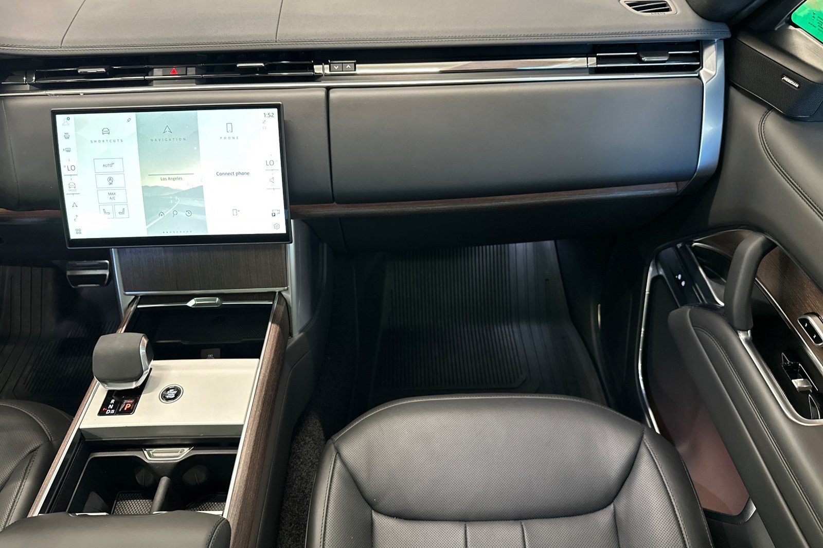 Used 2025 Land Rover Range Rover SE AWD/4WD image 33