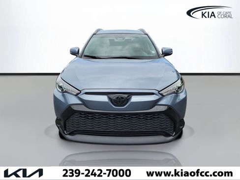 Used 2024 Toyota Corolla Cross AWD Hybrid image 2