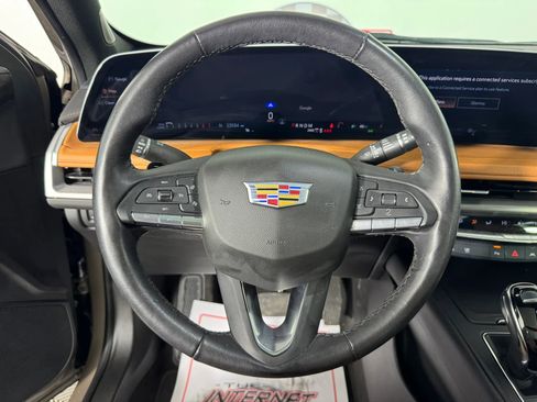 Used 2024 Cadillac XT4 Premium Luxury w/ Technology Package AWD/4WD image 13
