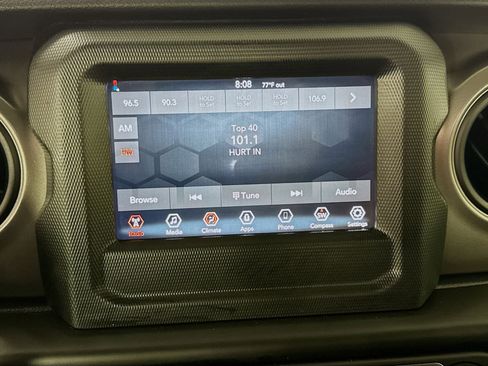 Used 2022 Jeep Gladiator Sport image 17