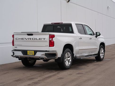 Used 2021 Chevrolet Silverado 1500 LTZ AWD/4WD image 3