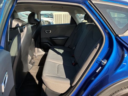 Used 2025 Kia K4 LXS image 24