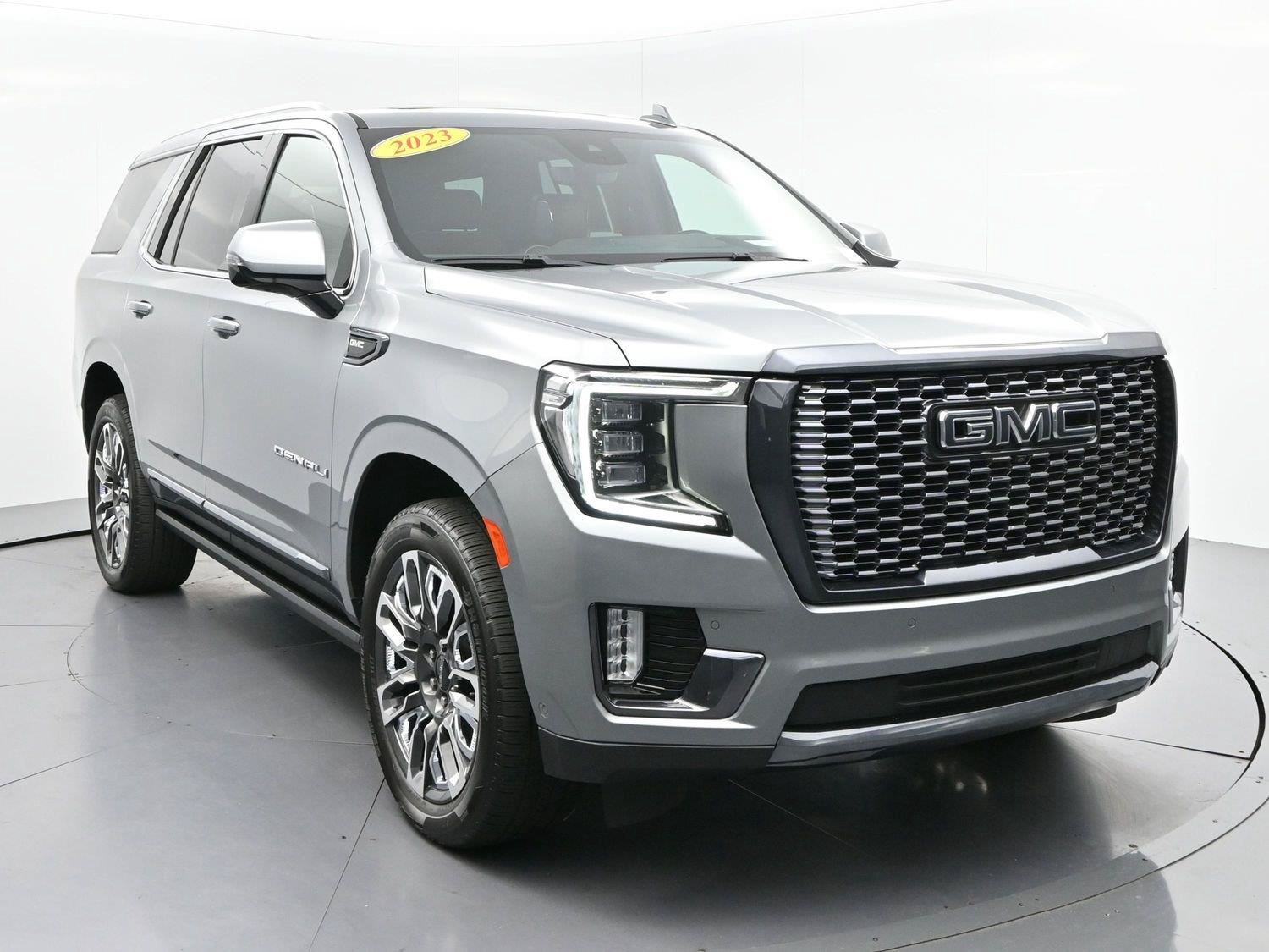 Used 2023 GMC Yukon Denali Ultimate AWD/4WD image 2