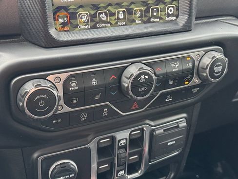 Used 2020 Jeep Gladiator Mojave AWD/4WD image 23