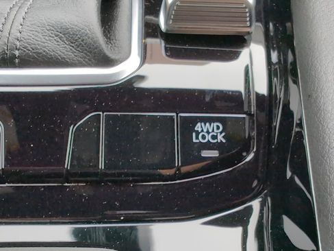 New 2025 Jeep Compass Latitude w/ Sun & Sound Group image 25