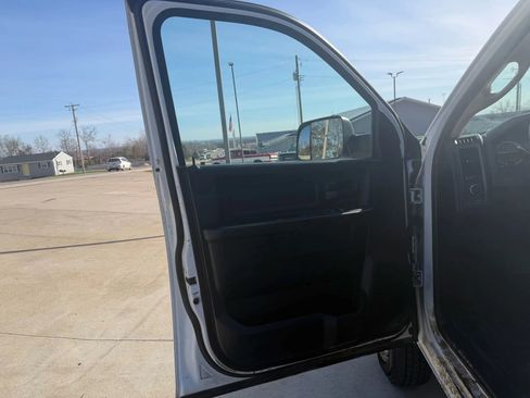 Used 2018 RAM 3500 Tradesman w/ Chrome Appearance Group image 13