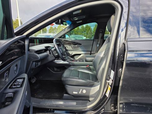 Used 2024 Lincoln Nautilus Reserve w/ Equipment Group 202A image 19