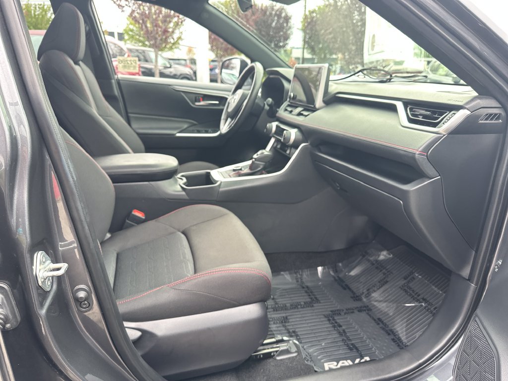 Used 2025 Toyota RAV4 SE w/ Weather & Moonroof Package AWD/4WD image 17
