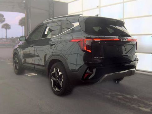 Used 2024 Kia Seltos EX FWD image 7