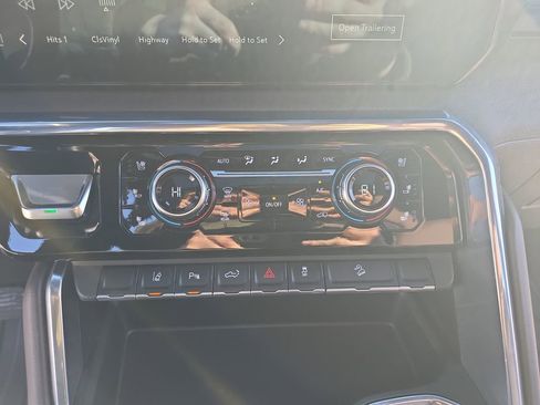 Used 2024 GMC Sierra 2500 Denali w/ Denali Reserve Package image 20