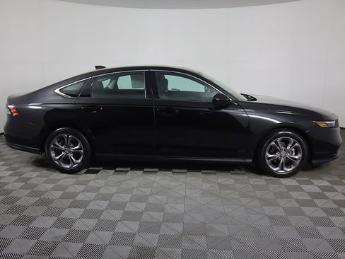 Used 2023 Honda Accord EX image 17