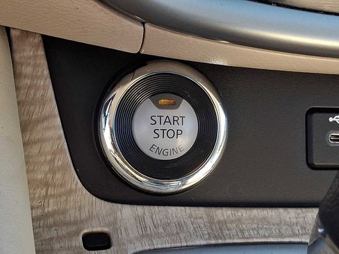 Used 2019 Nissan Murano SV image 18