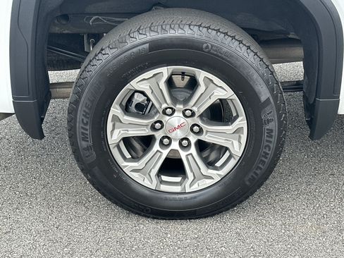 Used 2025 GMC Sierra 1500 SLT RWD image 17
