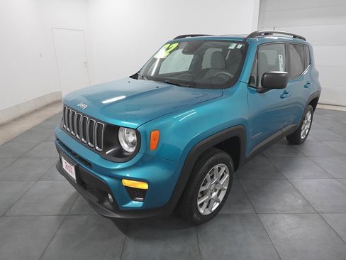 Used 2022 Jeep Renegade Latitude w/ Convenience Group image 1