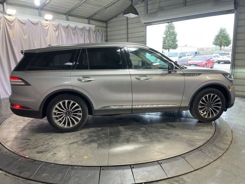 Used 2020 Lincoln Aviator Reserve w/ Equipment Group 201A image 5