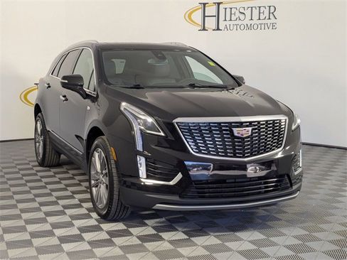 Used 2025 Cadillac XT5 Premium Luxury image 2