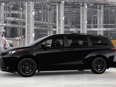 New 2026 Toyota Sienna XLE Woodland Edition image 3