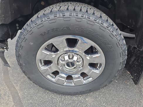 Used 2024 Ford F350 Lariat w/ Chrome Package AWD/4WD image 32