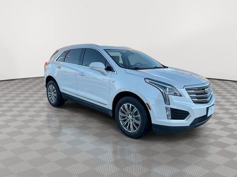 Used 2017 Cadillac XT5 Luxury w/ LPO, Wheel Lock Package image 2