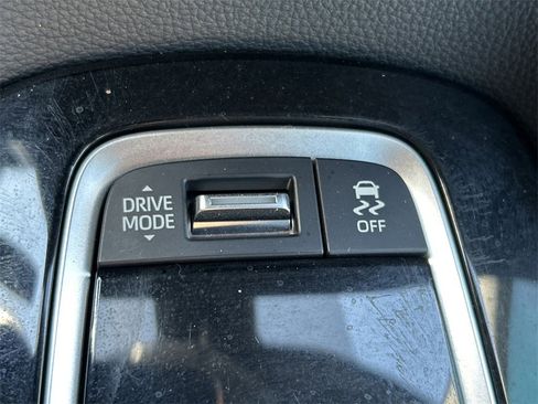 Used 2023 Toyota Corolla SE image 25