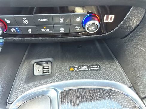 Used 2020 Buick Enclave Avenir w/ Avenir Technology Package AWD/4WD image 36
